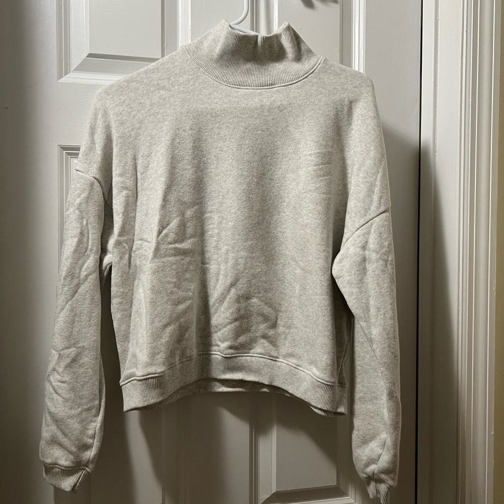 American eagle turtleneck sweatshirt